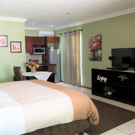 Summer Garden Guest House Бенони Экстерьер фото