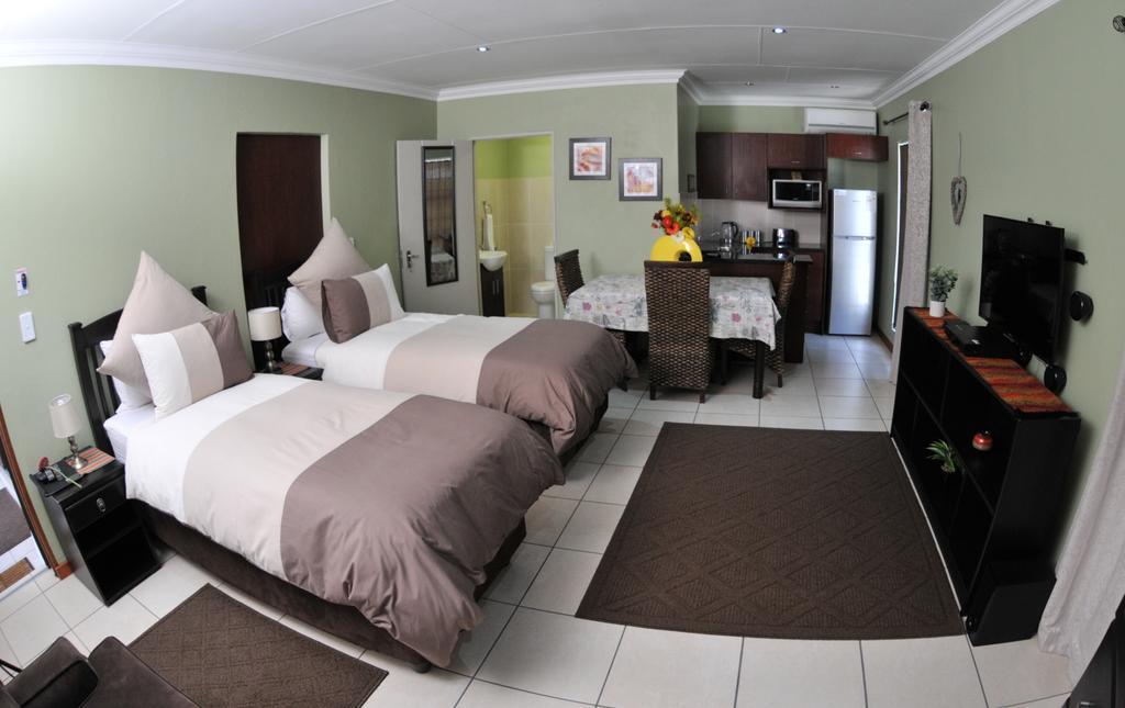Summer Garden Guest House Бенони Экстерьер фото